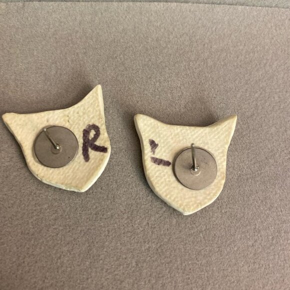 White cat earrings with blue eyes ceramic earrings - Picture 3 of 3